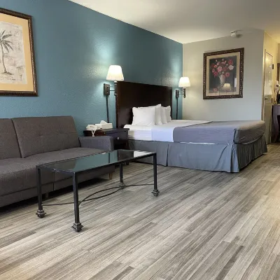 Village Inn Destin Hotels near Pelican Adventures
