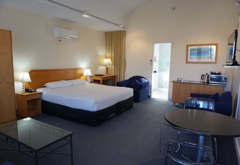 行政房（带阳台）