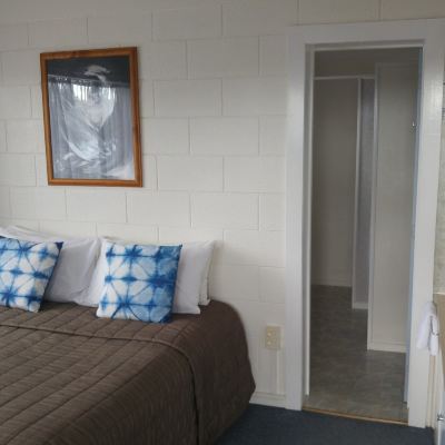 Standard Studio Unit 11 Redwood Lodge Motel Promo Code