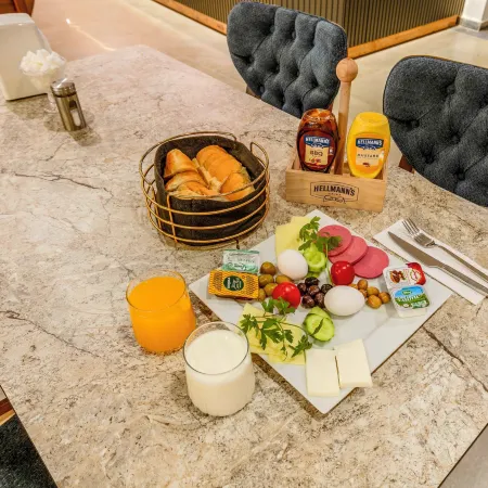 Evim Hotel ÇORLU Отели в г. Чорлу