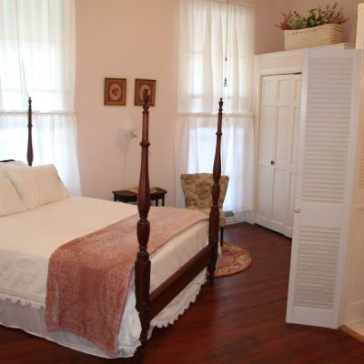 Classic Room, Private Bathroom (the Pink Stateroom) Riverboat Bed & Breakfast Promo Code