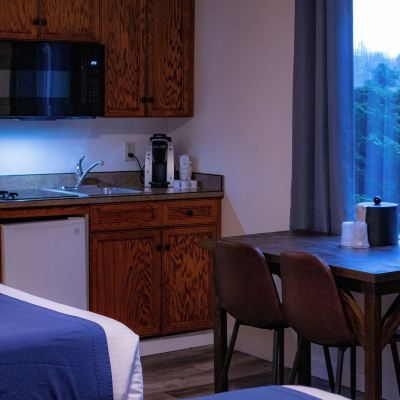 Standard Room, 2 Queen Beds, Dogs Allowed, Ground Floor (Kitchenette) Chateau Westport Promo Code