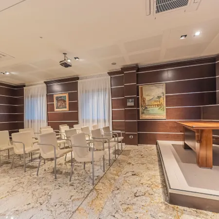Dado Hotel International