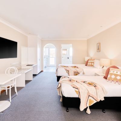 Standard Suite, 1 Bedroom, Non Smoking, Kitchenette (Balcony View) Harbourview House Promo Code