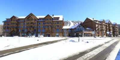 Burke Mountain Hotel Hotele w: 