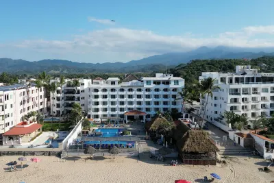 Torreblanca Beach Hotel and Suites Guayabitos - Desayuno y Comida Incluido Hotel di 