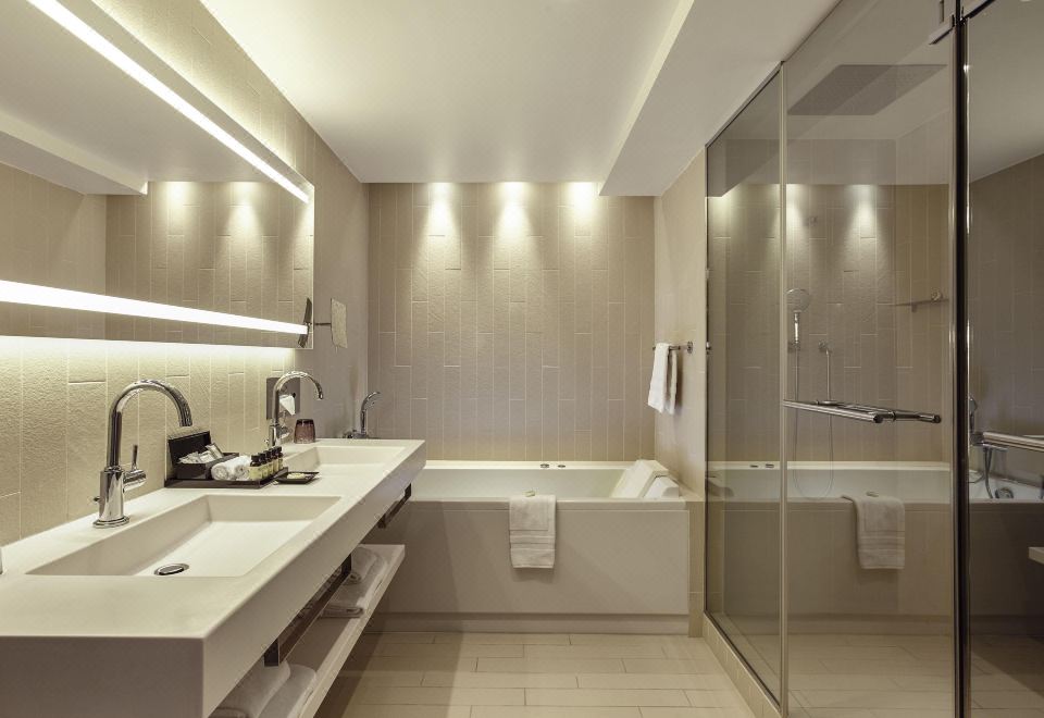 Pullman Paris la DéfenseSuperior King Suite