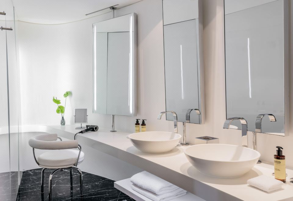 2 卧室卓越ME+ 露台可欣赏伦敦天际线