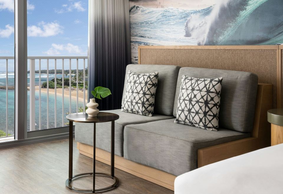 度假村客房，客房，1张特大床，梳化床，部分海景