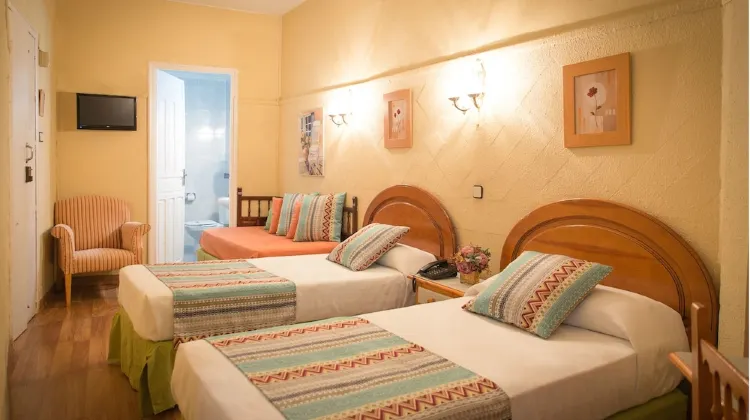 Bed & Breakfast Naranjo 外観