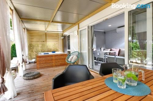 豪华两卧室移动房屋 - 带热水浴池