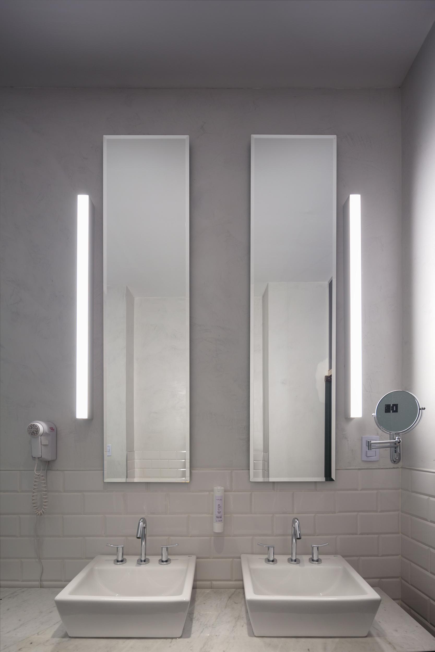 1张特大床，高级套房，禁烟