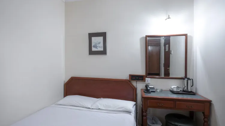 Penta Hotel (SG Clean Certified) Room