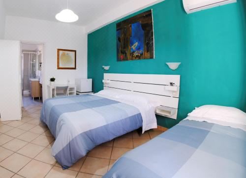 带阳台的标准双人或双床间