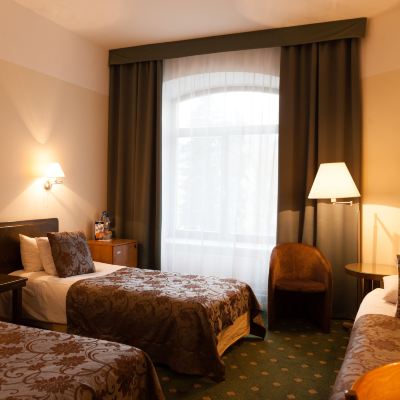 三人間 聖芭芭拉酒店優惠