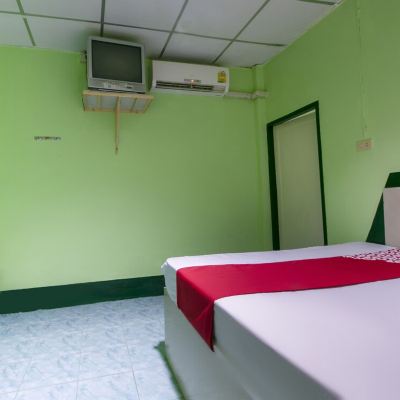 ห้องสแตนดาร์ด เตียงใหญ่ 1 เตียง รหัสโปรโมชั่น โอโย 1095 โตโต้ บีช หัวหิน