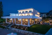 Hotel Matheo Villas & Suites Hotels in 