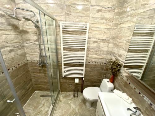 带露台的两卧室套房