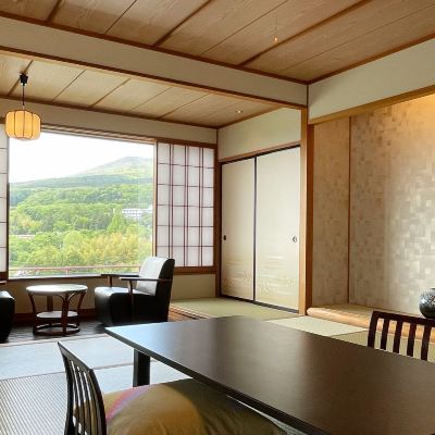 [Upper Floor · View Of Kagami Pond] [12 Tatami] [Japanese Room] [Non-Smoking] [Lake View] [Mountain View] 鏡が池　碧山亭【伊東園ホテルズ】 クーポン