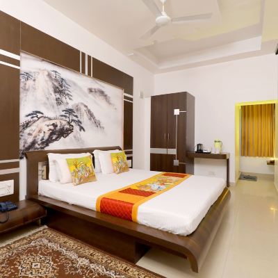 Luxury Room With Air Conditioner The Leef Inn Promo Code