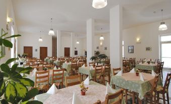 Hotel Happy - Housity