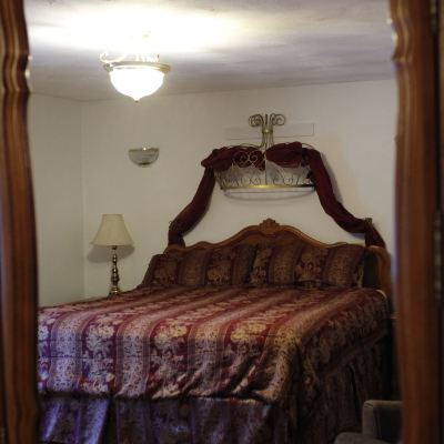 Room (Suite/Condo) 7 Gables Inn & Suites Promo Code