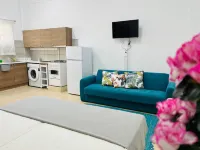 Larnaca - Studio - Sleeps 4 - Garden - Parking Hotels in 