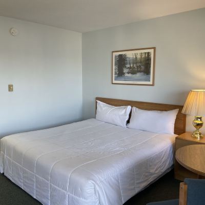 Single Room with Pool Access Sunset Motel Promo Code
