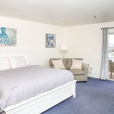 Deluxe King Suite Waterside Inn Promo Code