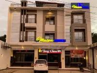 Maison Hotel Hotele w: 