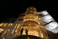 Hotel Oviya Hotel di 