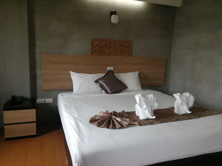 ห้องซูพีเรียร์ เตียงใหญ่ 1 เตียง