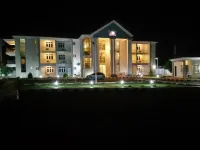 Naptin Executive Hotel and Suites Hôtels à : 