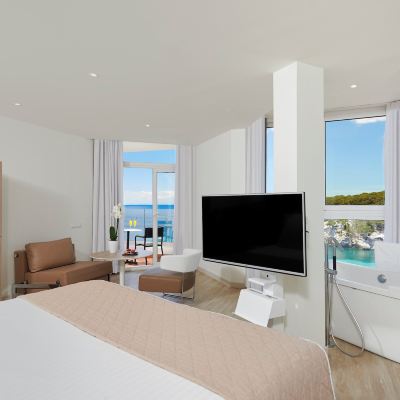 Junior Suite (the Level 2+1) Meliá Cala Galdana Promo Code