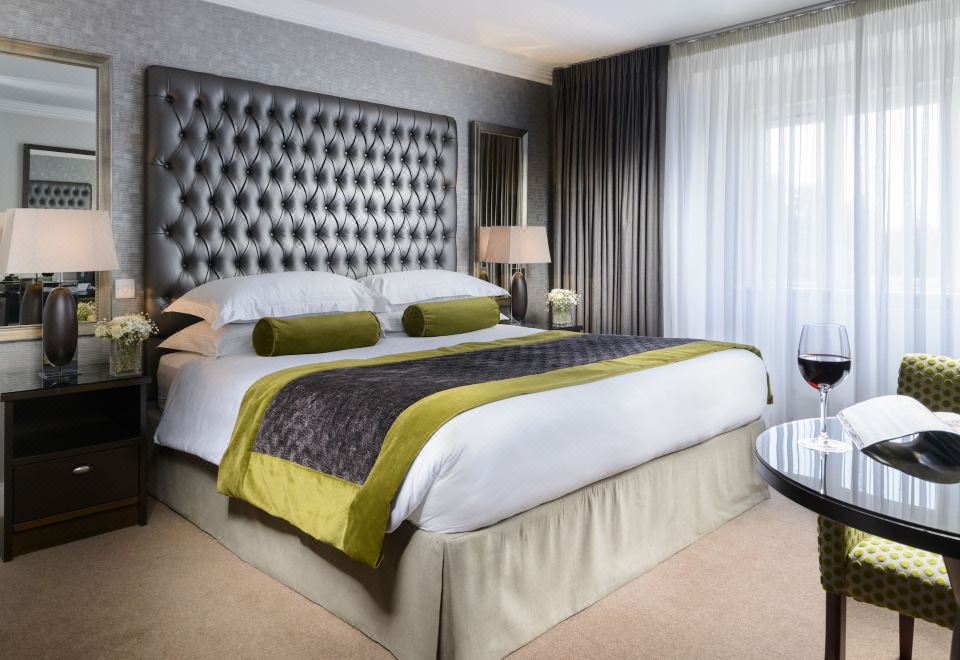 豪华双人间（1张特大床）