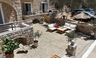 Estella Studios - Housity
