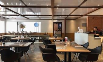 The Madeline Boutique Hotel & Suites - Housity