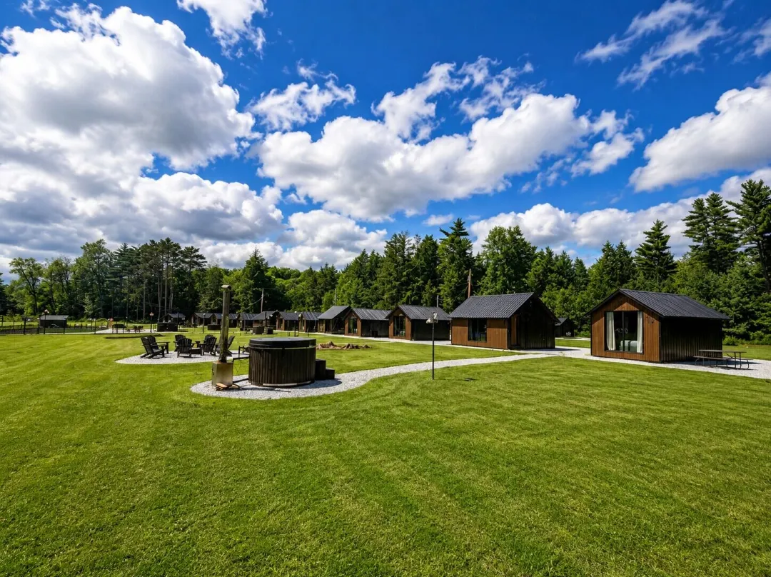 Emrose Luxury Cabins - Castleton, VT