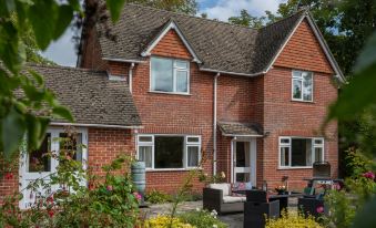 Careys Manor Hotel &amp; SenSpa - Housity