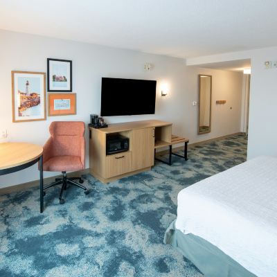 King Room With Mobility Accessible Roll-in Shower-Non-Smoking Hampton Inn Presque Isle Promo Code