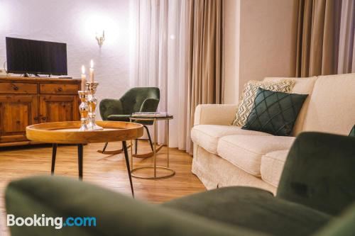 舒适两卧室公寓 - 带凉廊