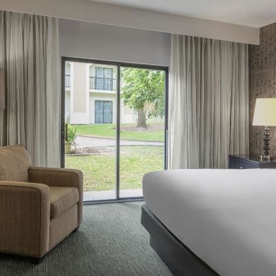 Junior King Suite DoubleTree by Hilton Chicago-Wood Dale/Itasca Promo Code