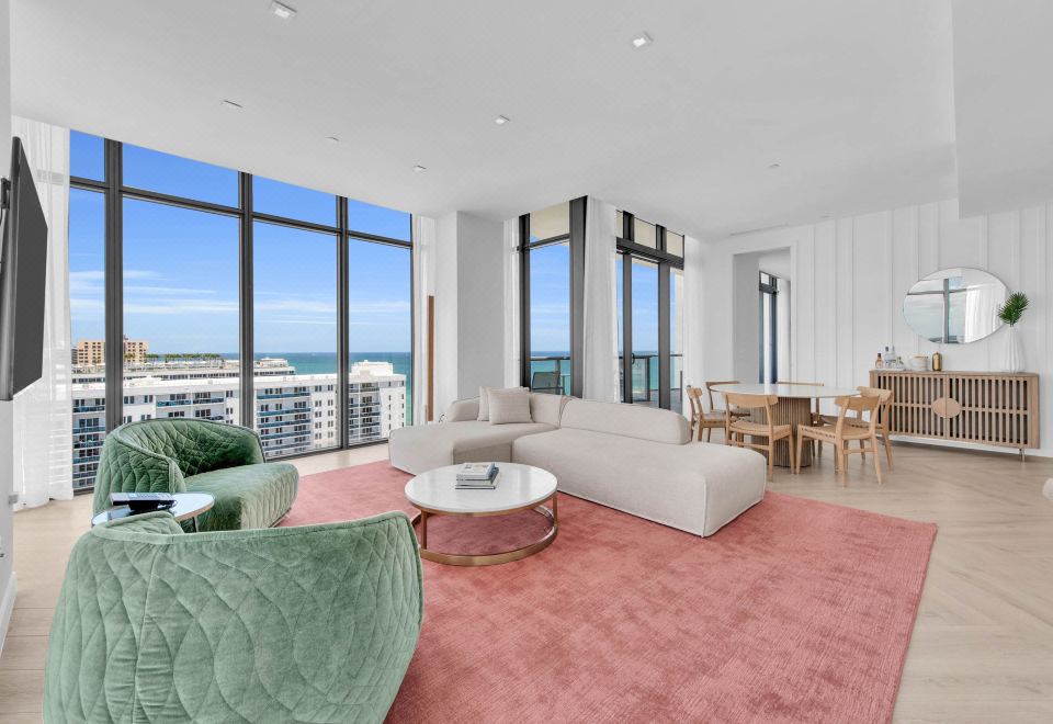 頂層閣樓8，兩臥室雙層套房，海景，陽臺