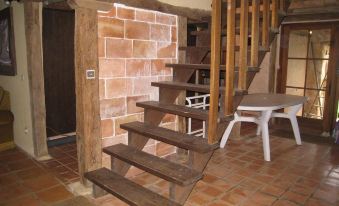 House with 4 Bedrooms in Gavaudun, with Furnished Terrace and Wifi