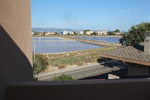 带阳台和海景的豪华双人房