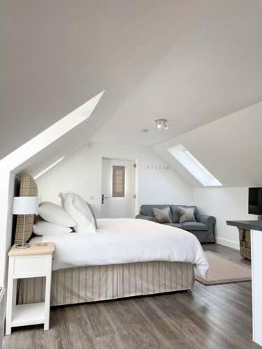 Cosy Country Modern Studio with Patio Space. One-Bedroom Apartment