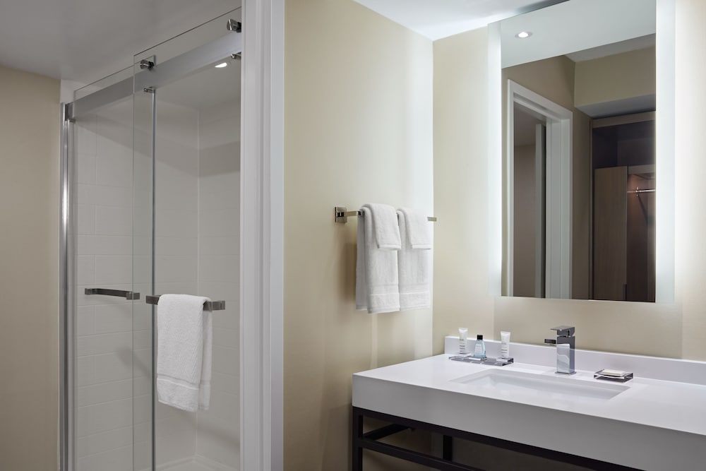 礼宾楼层特大床房