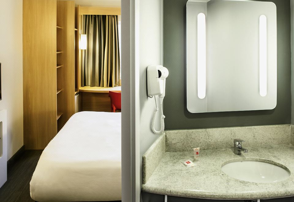 Ibis Juiz de ForaStandard Apartment-2 Single Beds