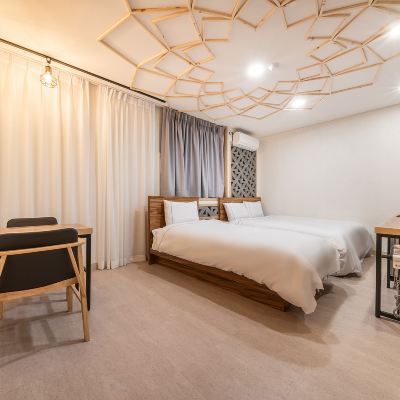 트윈 (퀸 사이즈 침대 + 싱글) 원주 리츠칼튼 모텔 쿠폰