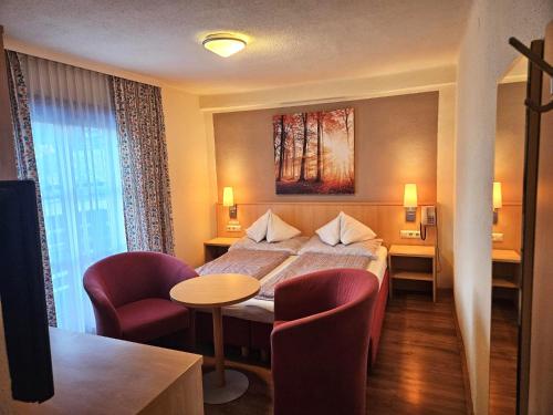 带山景的双人间